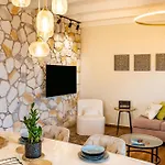 Lithos Luxury Pool Villa