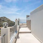 Lithos Luxury Pool Villa *