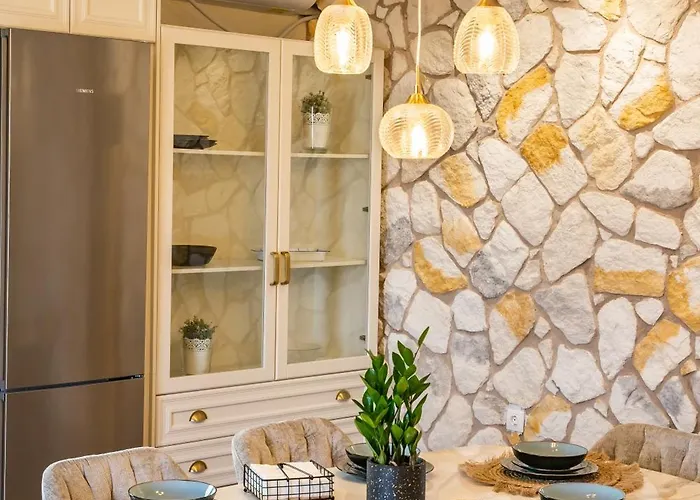 Lithos Luxury Pool Вилла *