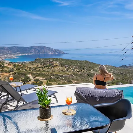 Lithos Luxury Pool *
