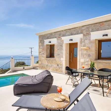 Lithos Luxury Pool *