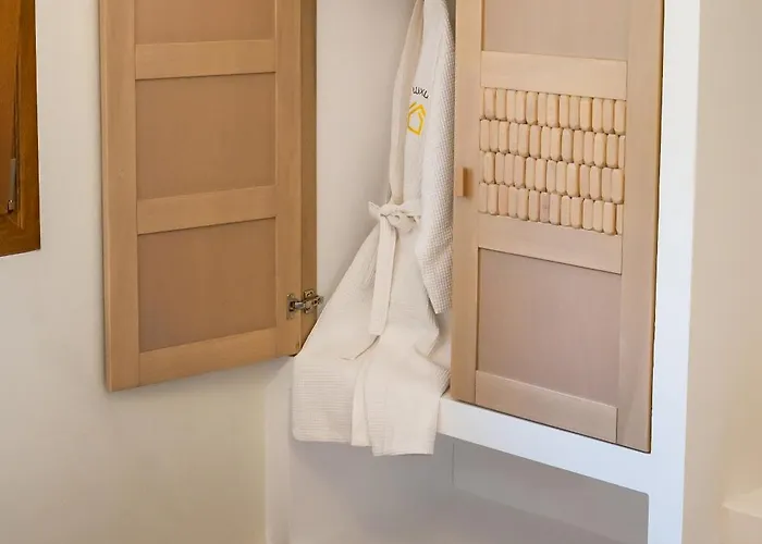 Lithos Luxury Pool Villa