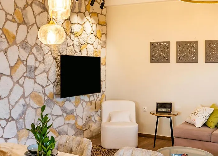 Lithos Luxury Pool Villa