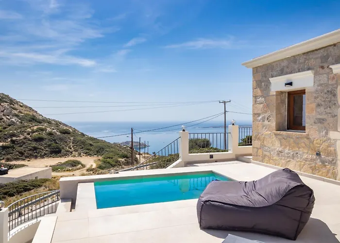 Lithos Luxury Pool Villa *