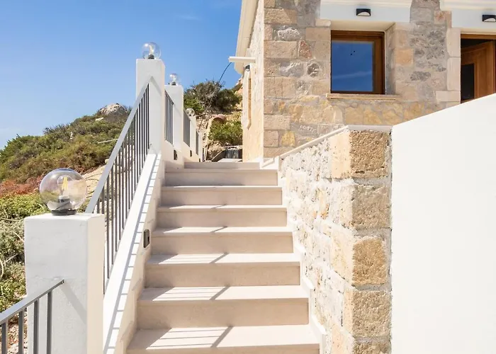 Lithos Luxury Pool Villa